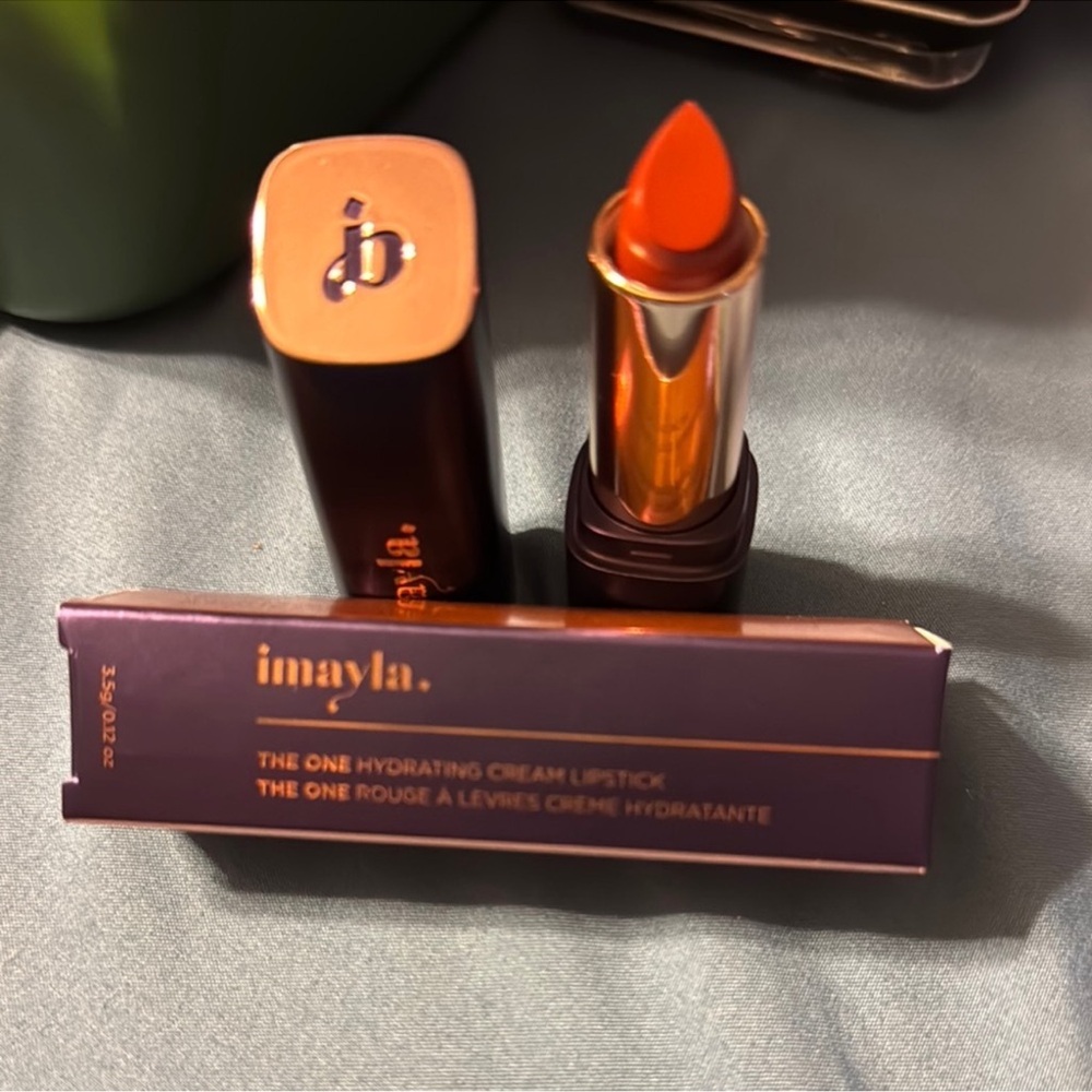 Imayla Parisian Baie Hydrating Cream Lipstick🌸